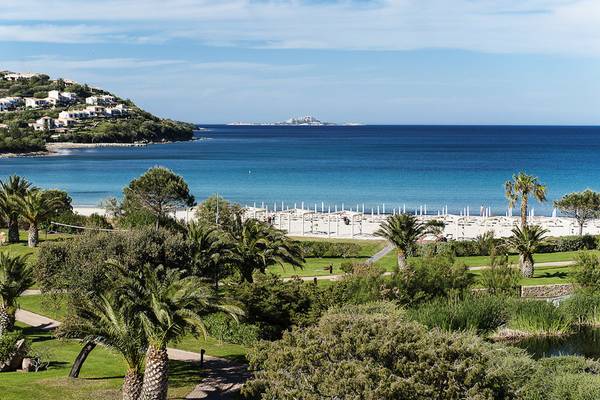 Aussicht auf den Strand und das Meer vom Abi d'Oru Beach Hotel & Spa.