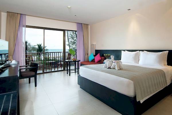 Hotelzimmer im Apsara Beachfront Resort und Villa mit Meerblick und Balkon
