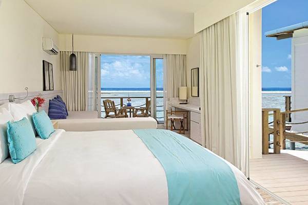 Hotelzimmer im Holiday Inn Resort Kandooma Maldives mit Meerblick