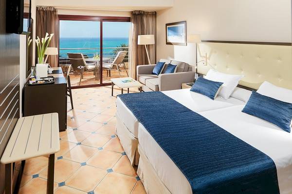 Doppelzimmer mit Meerblick im H10 Playa Meloneras Palace Hotel.