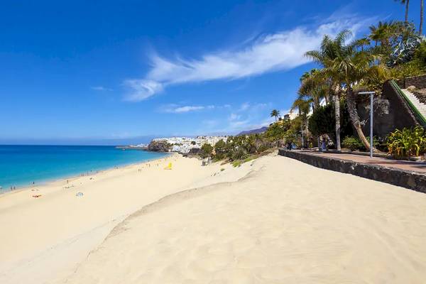 Strand des Sol Fuerteventura Jandia Hotels mit blauem Wasser und weißem Sand
