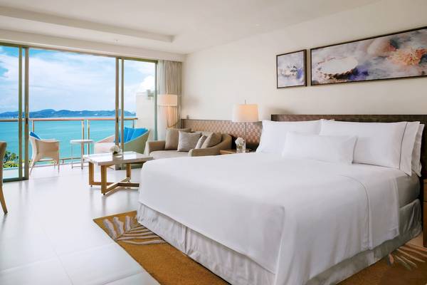 Hotelzimmer mit Meerblick im Westin Siray Bay Resort & Spa, Phuket