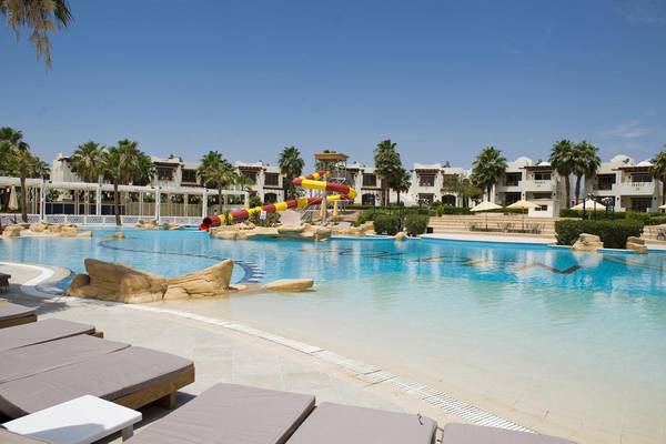Außenpool mit Rutsche im Pickalbatros Aqua Blu Resort - Sharm
