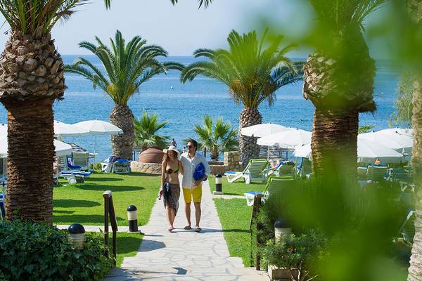 Mediterranean Beach Hotel - Zypern in Republik Zypern - Süden