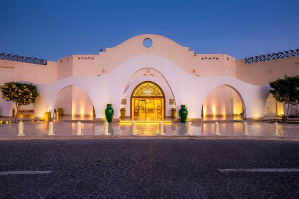 Hilton Marsa Alam Nubian Resort, Aussenansicht des Hotels