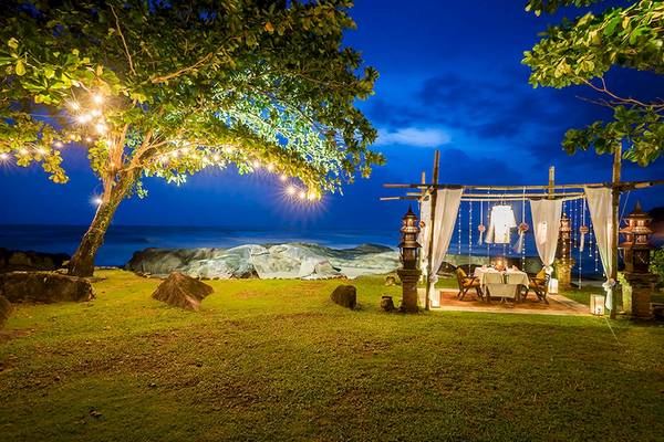 Ein romantisches Abendessen unter den Sternen im Khao Lak Laguna Resort.