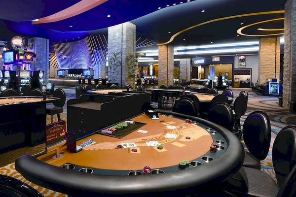 Spieltische in einem Casino im Hard Rock Hotel & Casino Punta Cana