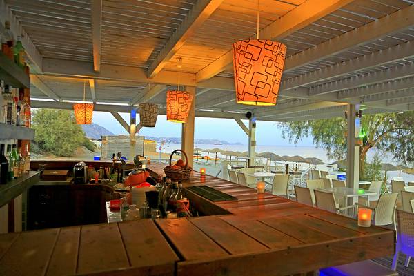 Bar im LABRANDA Kiotari Miraluna Resort mit Blick auf den Strand