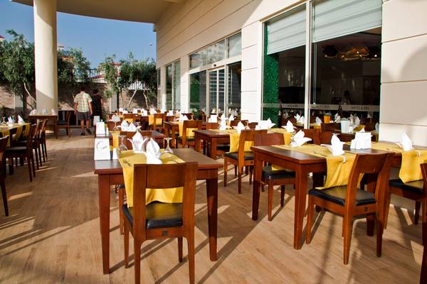 Foto eines gut ausgestatteten Restaurants im Side Alegria Hotel & Spa.