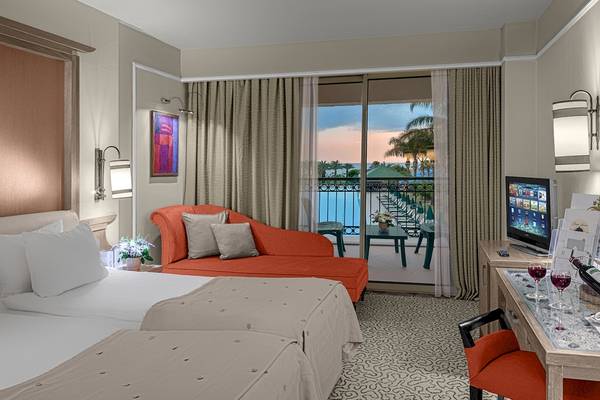 Doppelbettzimmer im Dobedan Beach Resort Comfort mit Balkon und Meerblick