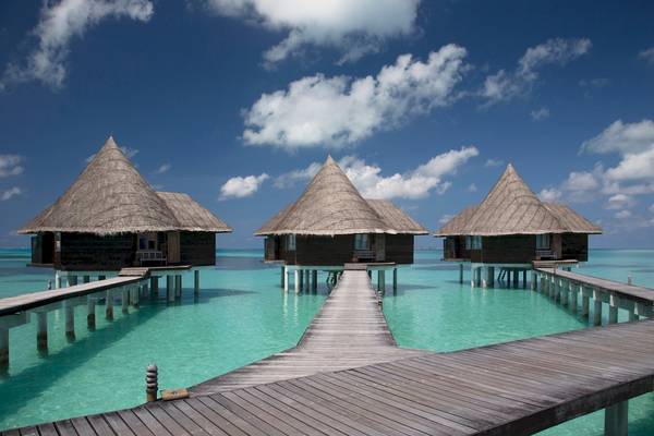 Coco Palm Dhuni Kolhu Hotel Wasservillen im Meer