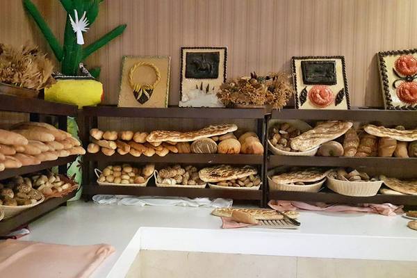 Ausstellung von verschiedenen Brotsorten im Horus Paradise Luxury Resort