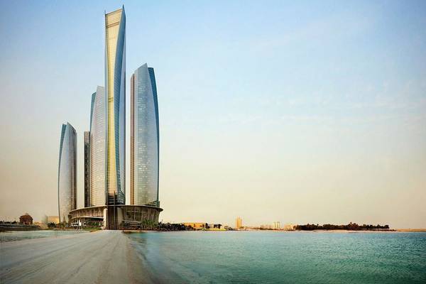Hochhaus Conrad Abu Dhabi Etihad Towers am Strand