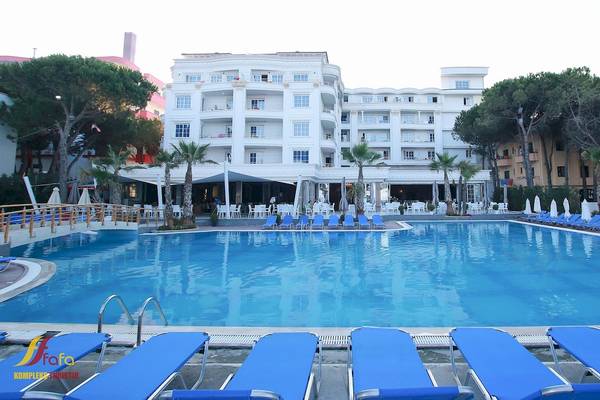 Fafa Premium Resort in Golem