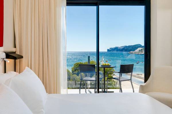 Aussicht des H10 Casa del Mar Hotels aus einem Zimmer mit Meerblick