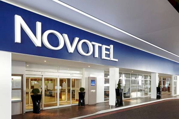 Novotel London West