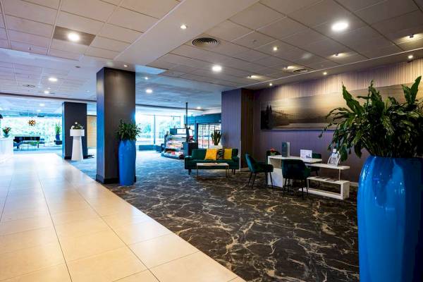 Novotel London West