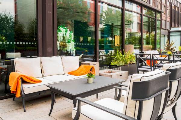 Novotel London West