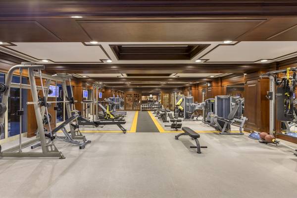 Fitness Center im Dobedan Exclusive Hotel & Spa Belek mit vielen Trainingsgeräten und Geräten