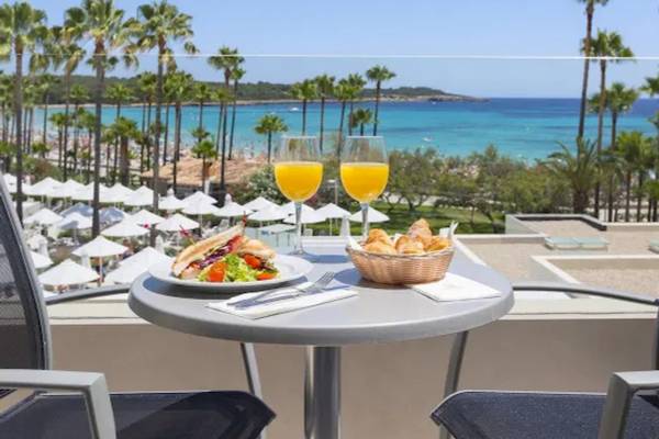 Hotel Mediterráneo in Sa Coma