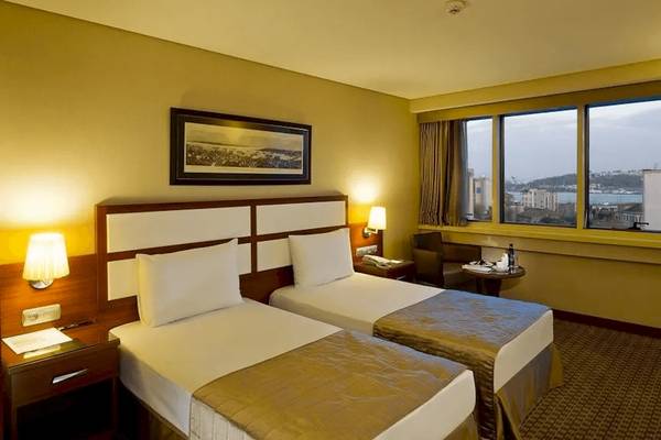 Doppelzimmer im Golden City Hotel Istanbul mit Blick auf die Stadt