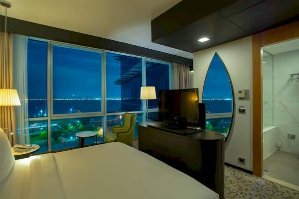 Doppelzimmer im Doubletree by Hilton Istanbul Moda mit Blick auf die Stadt