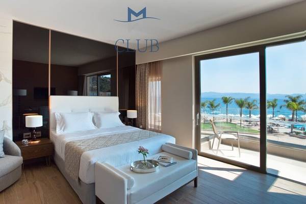 Club-Zimmer im Miraggio Thermal Spa Resort mit Blick auf das Meer