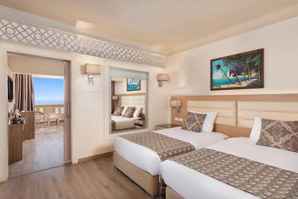 Doppelzimmer im Pickalbatros Citadel Resort Hotel mit Blick auf das Meer