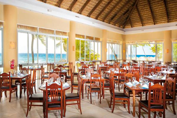 Restaurant im Viva Dominicus Beach Hotel mit Blick auf das Meer