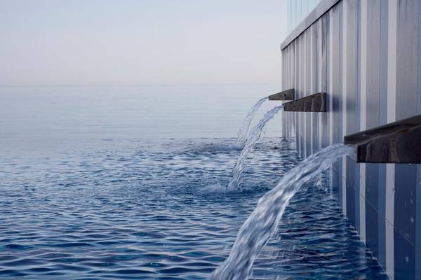 Wasserfall in den Pool des I Resort Beach Hotel & Spa