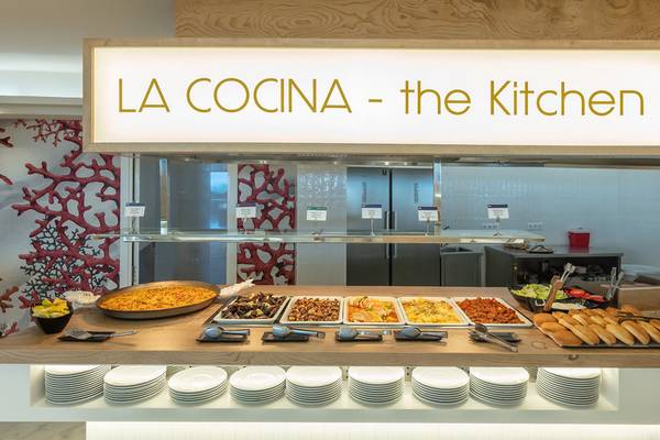 Buffettisch von La Cocina - The Kitchen im RH Bayren & Spa Hotel.