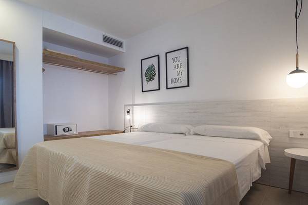 Apartamentos Es Pujols