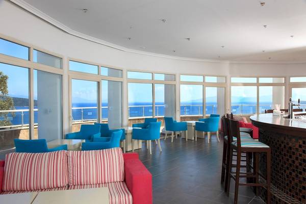 Loungebereich im Larissa Bodrum View Resort mit Blick auf das Meer