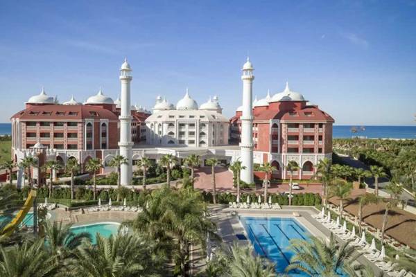 Royal Taj Mahal in Antalya, Aussenansicht des Hotels