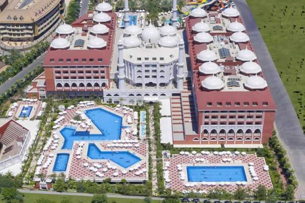 Royal Taj Mahal in Antalya, Aussenansicht des Hotels