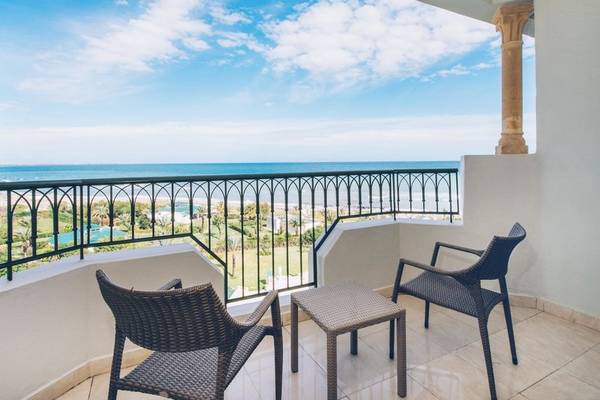 Balkon mit Meerblick im Iberostar Selection Royal El Mansour Hotel