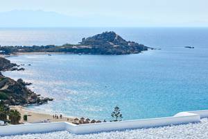 Aussicht auf den Strand vom Myconian Ambassador Relais & Chateaux