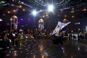 Bauchtänzerin in der Show im Djerba Holiday Beach Hotel.