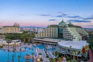 Außenansicht des Delphin Palace Hotels