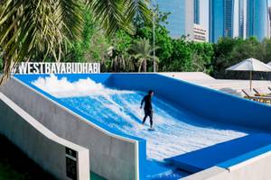 Surfwelle im Radisson Blu Hotel & Resort, Abu Dhabi Corniche