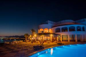 Reef Oasis Blue Bay Resort