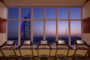 Jumeirah Beach Hotel in Dubai