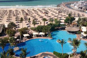 Jumeirah Beach Hotel in Dubai