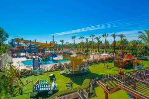 Luftaufnahme des Turan Prince Hotel