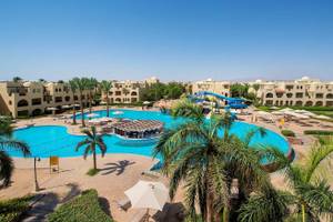Ausblick auf das Schwimmbad des Stella Gardens Resort & Spa Makadi Bay