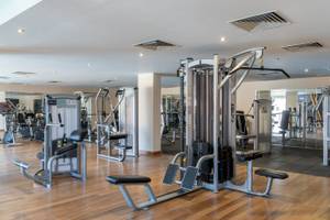 Fitnessstudio im Three Corners Happy Life Beach Resort mit verschiedenen Trainingsgeräten