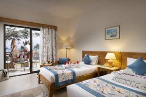 Zimmer im Three Corners Fayrouz Plaza Beach Resort mit Blick auf den Balkon