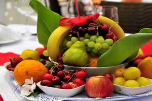 Obstplatte im Grand Yazici Club Marmaris Palace mit verschiedenen Früchten.