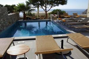 Antinea Suites & Spa in Santorin