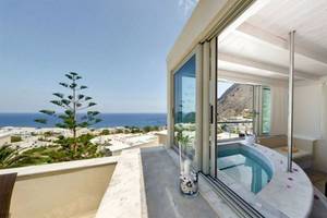 Antinea Suites & Spa in Santorin